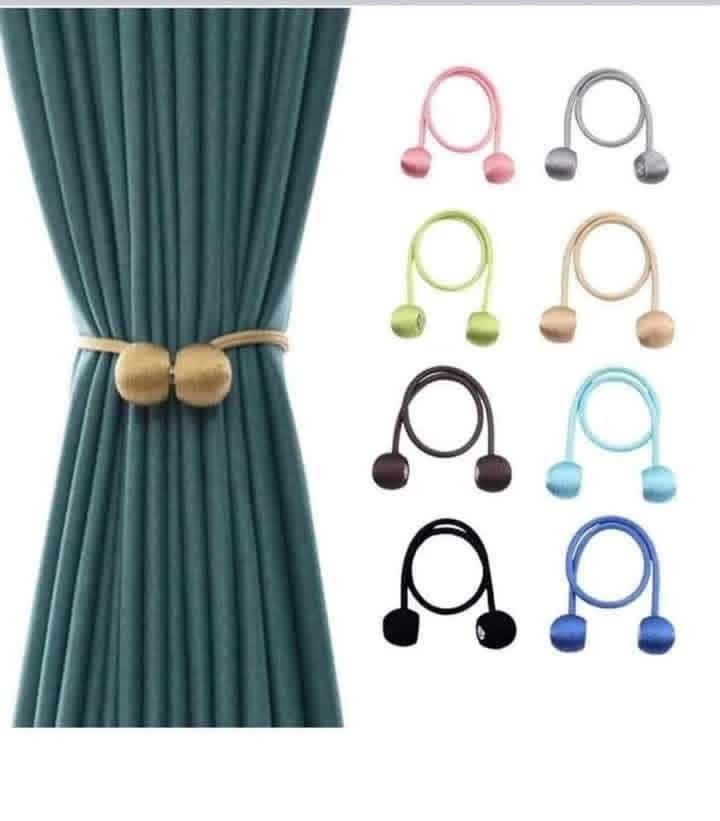 Embrasse Rideau avec pompons, en métal 1 paire + Accroche Murale offert