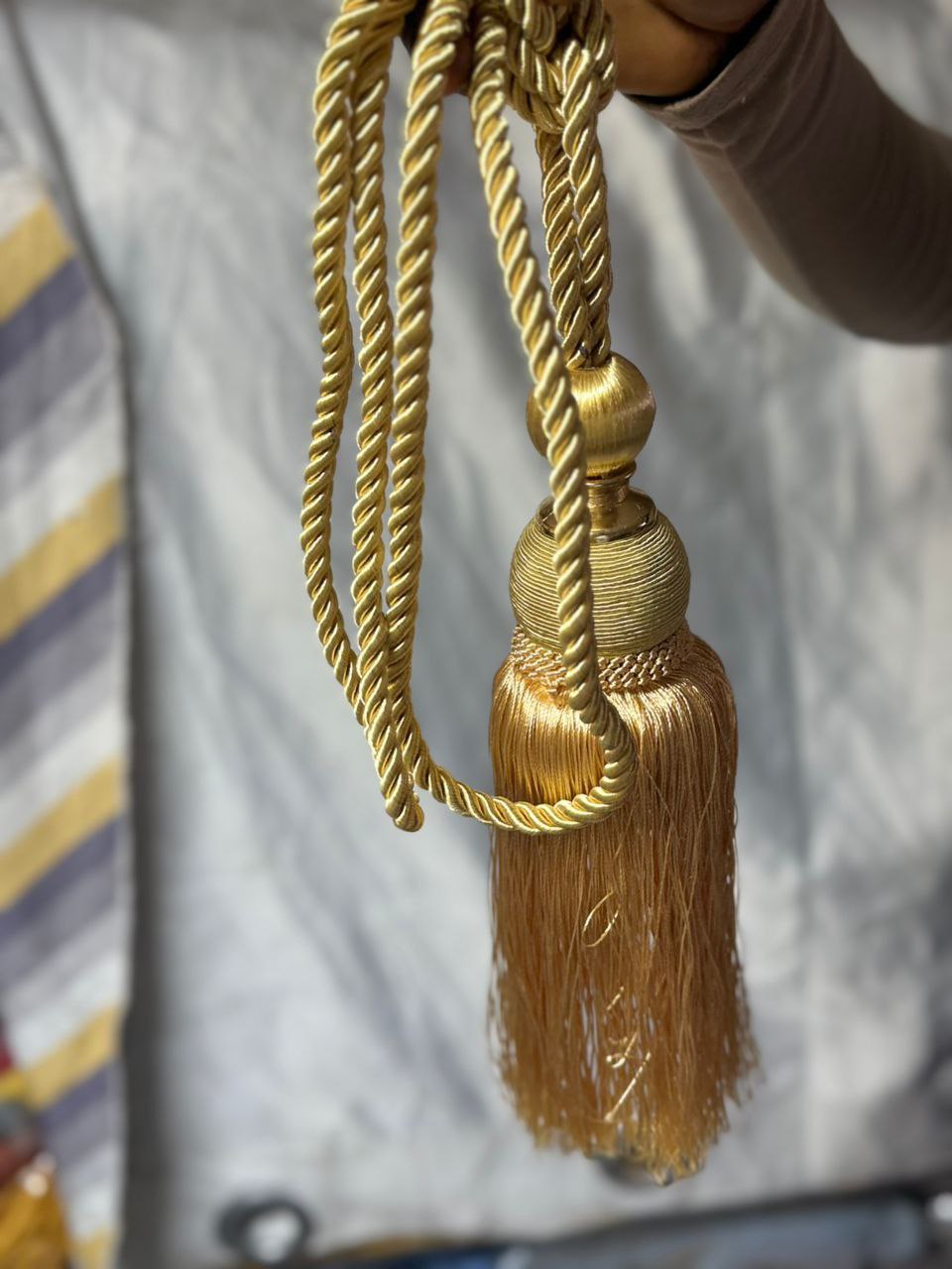 Embrasse Rideau avec pompons, en métal 1 paire + Accroche Murale offert